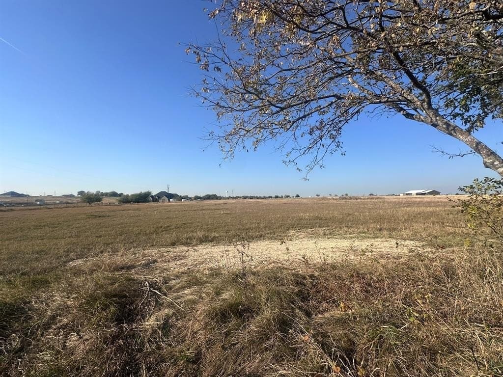 20 acres in Ellis County - photo 2