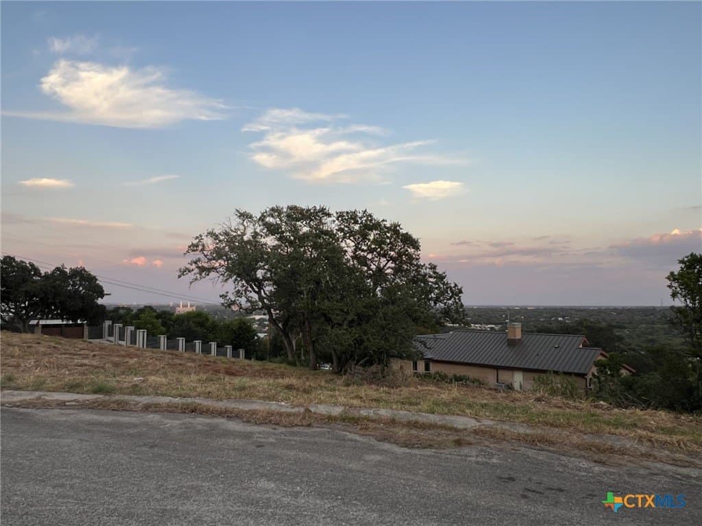 0.6 acres in Comal County - photo 4