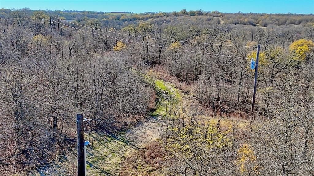 10 acres in Montague County - photo 5