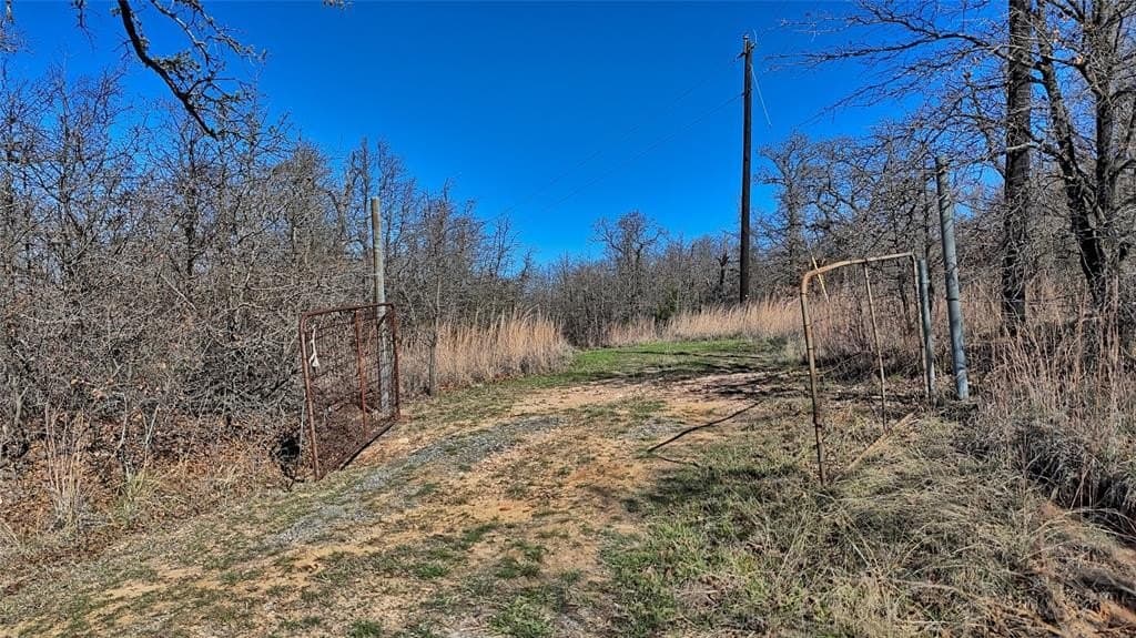 10 acres in Montague County - photo 21