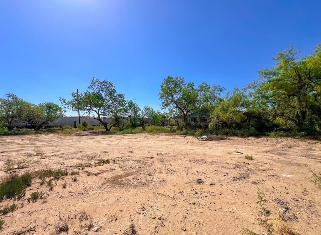 0.21 acres in Maverick County - photo 3