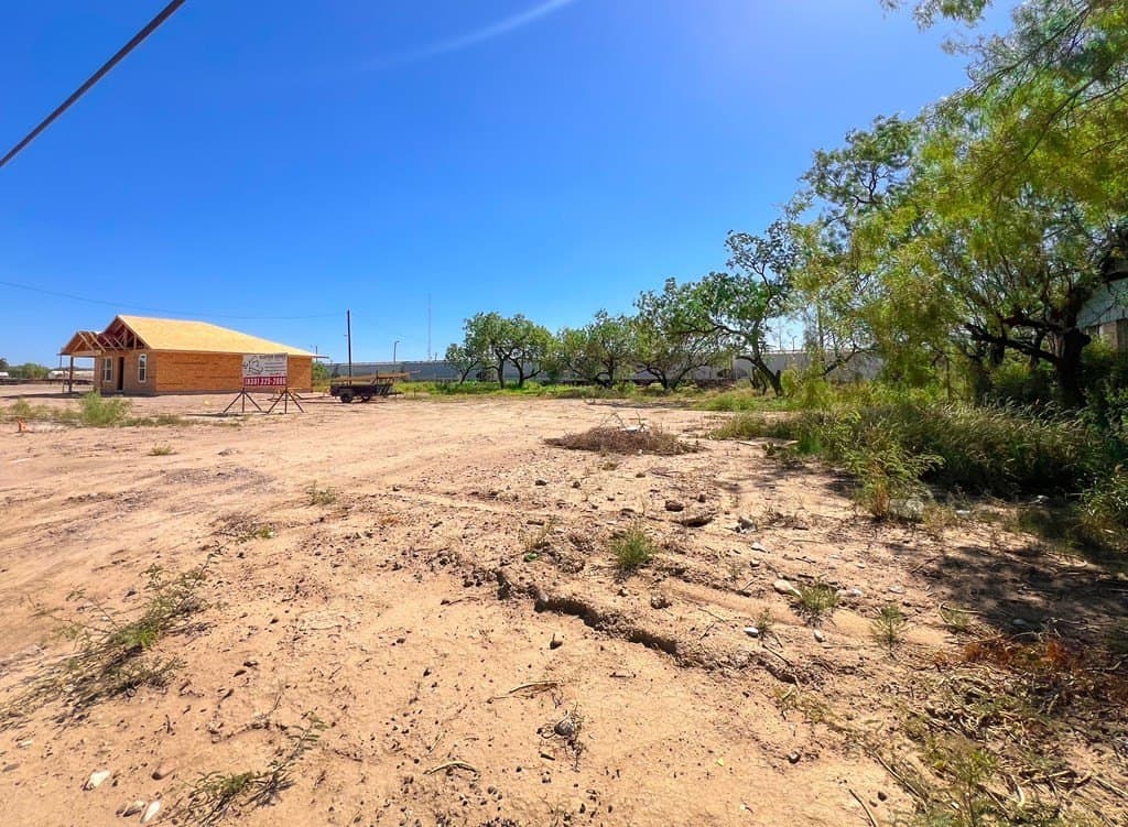0.21 acres in Maverick County - photo 4
