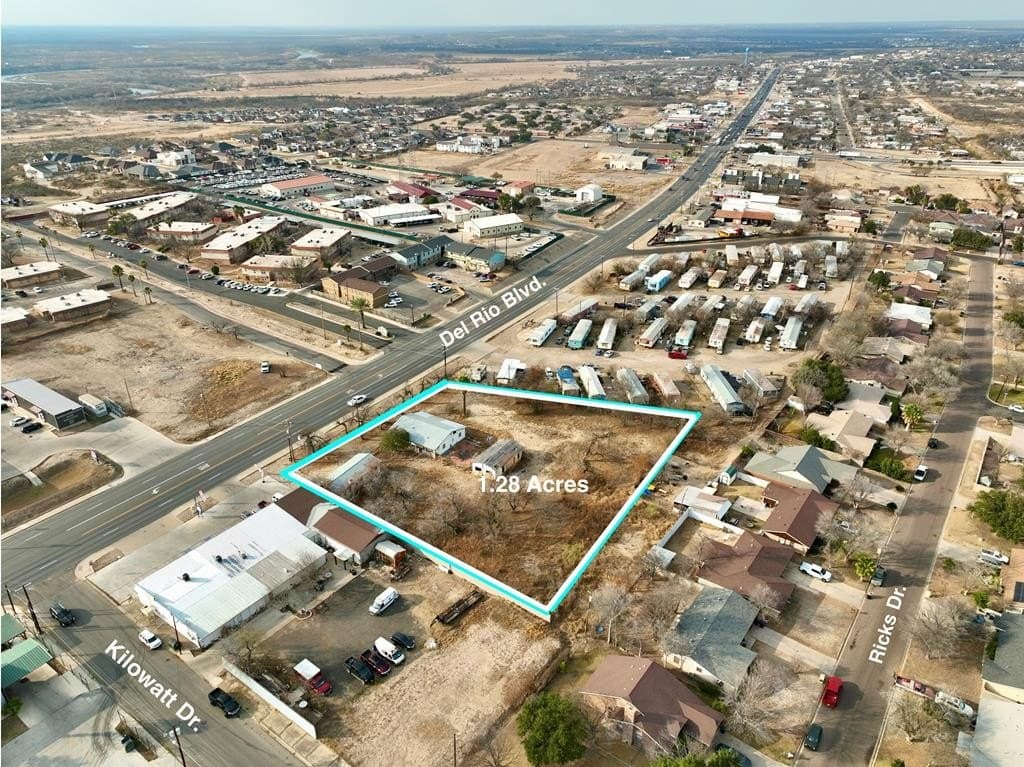 2204 Del Rio Blvd