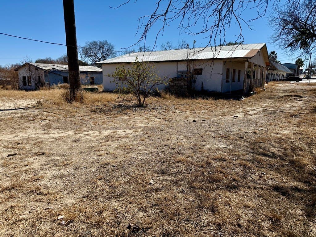 55,757 acres in Maverick County - photo 5