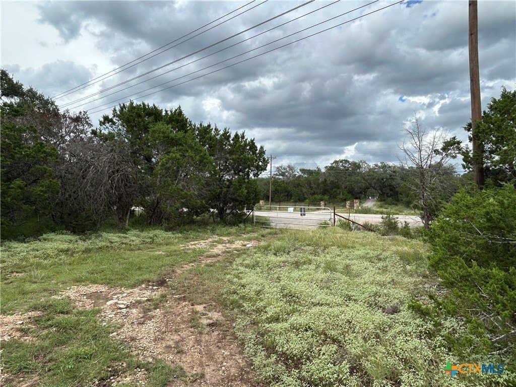 191.91 acres in Comal County - photo 5