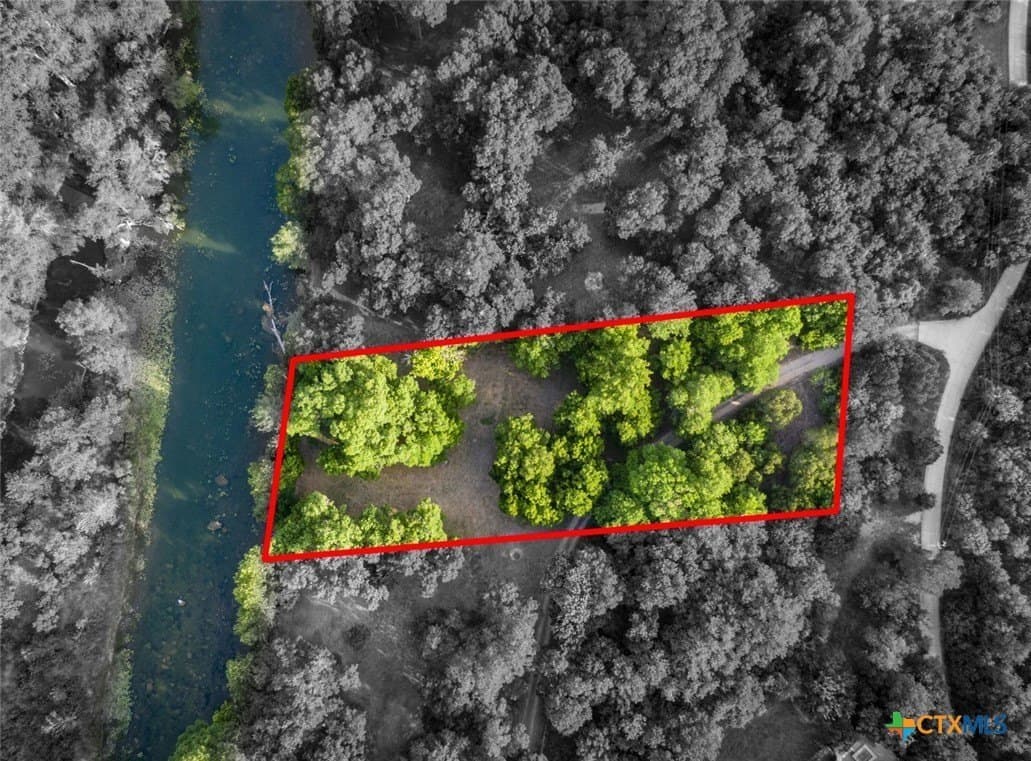 0.99 acres in Comal County - photo 2