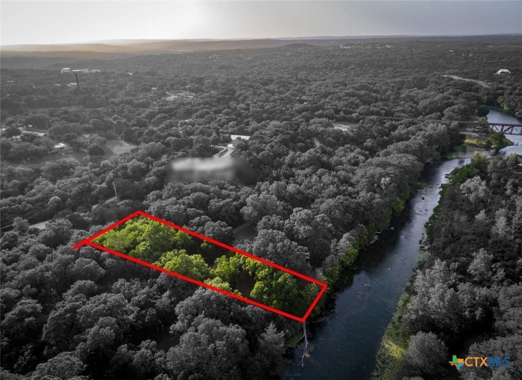0.99 acres in Comal County - photo 3