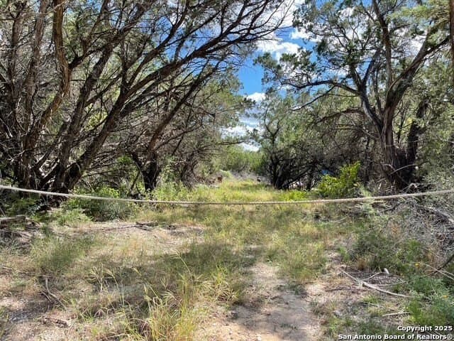 0.71 acres in Bandera County - photo 7