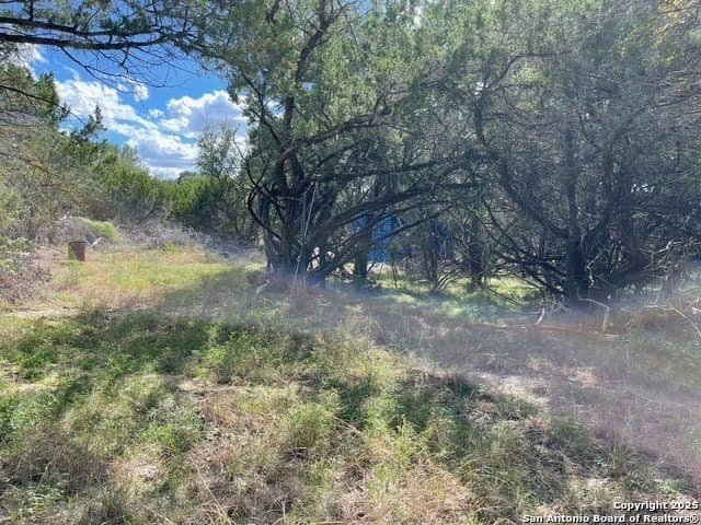 0.71 acres in Bandera County - photo 2