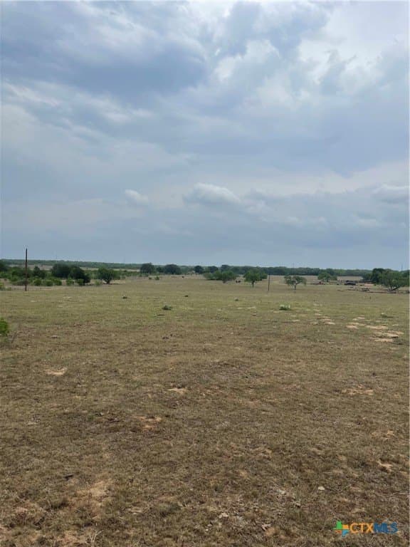 Hartfield Road lot: 1