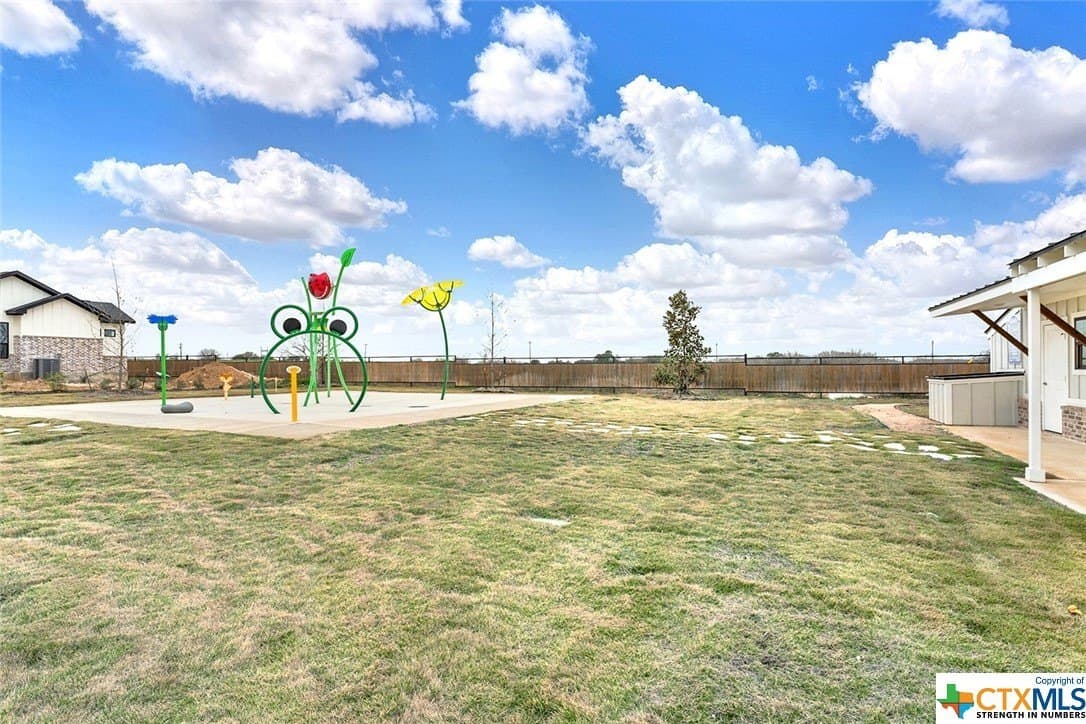 213 Ash Parkway lot: 75