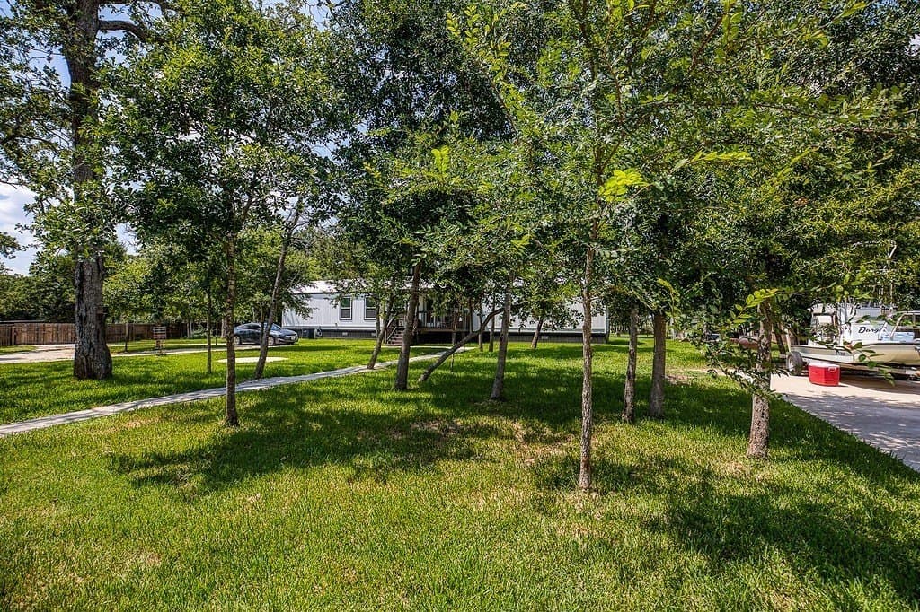 1 acres in Burleson County - photo 4