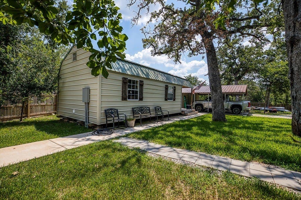 1 acres in Burleson County - photo 5
