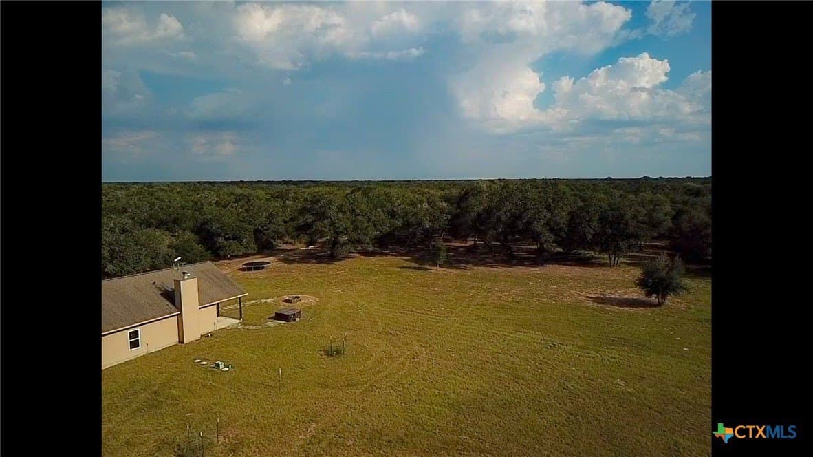 22 acres in Lavaca County - photo 6