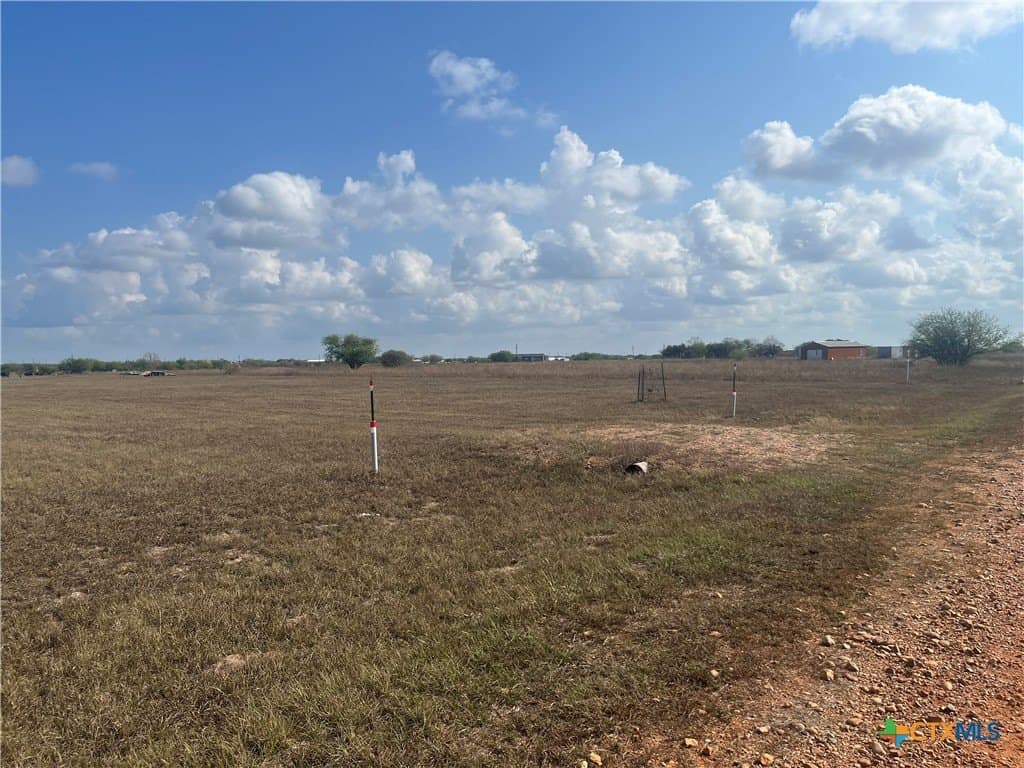 5.02 acres in Victoria County - photo 3