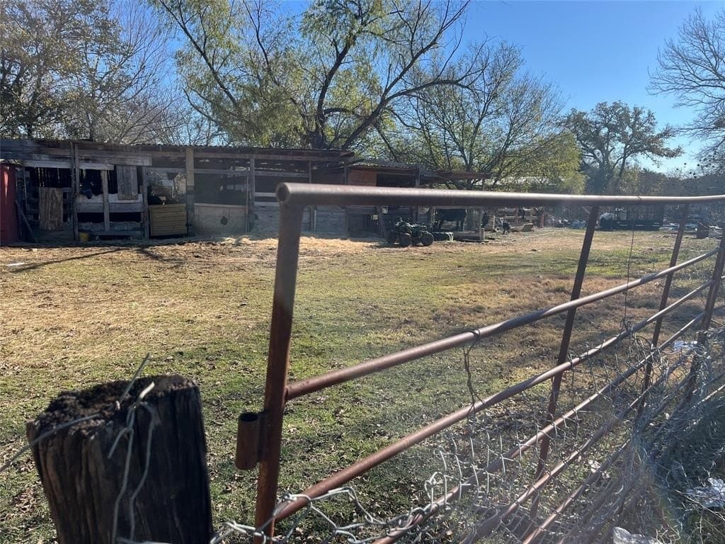 1.41 acres in Tarrant County - photo 2