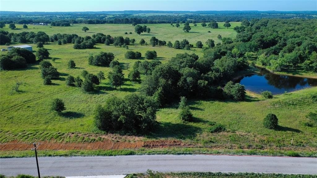 5 acres in Montague County - photo 9