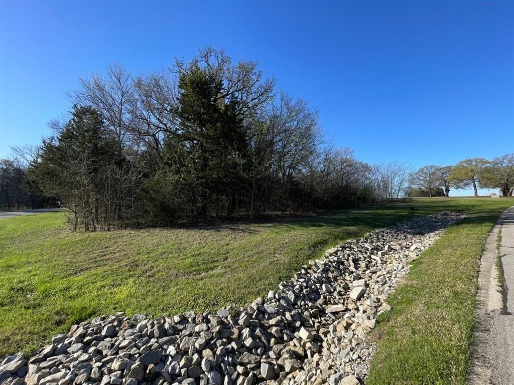 0.65 acres in Grayson County - photo 2