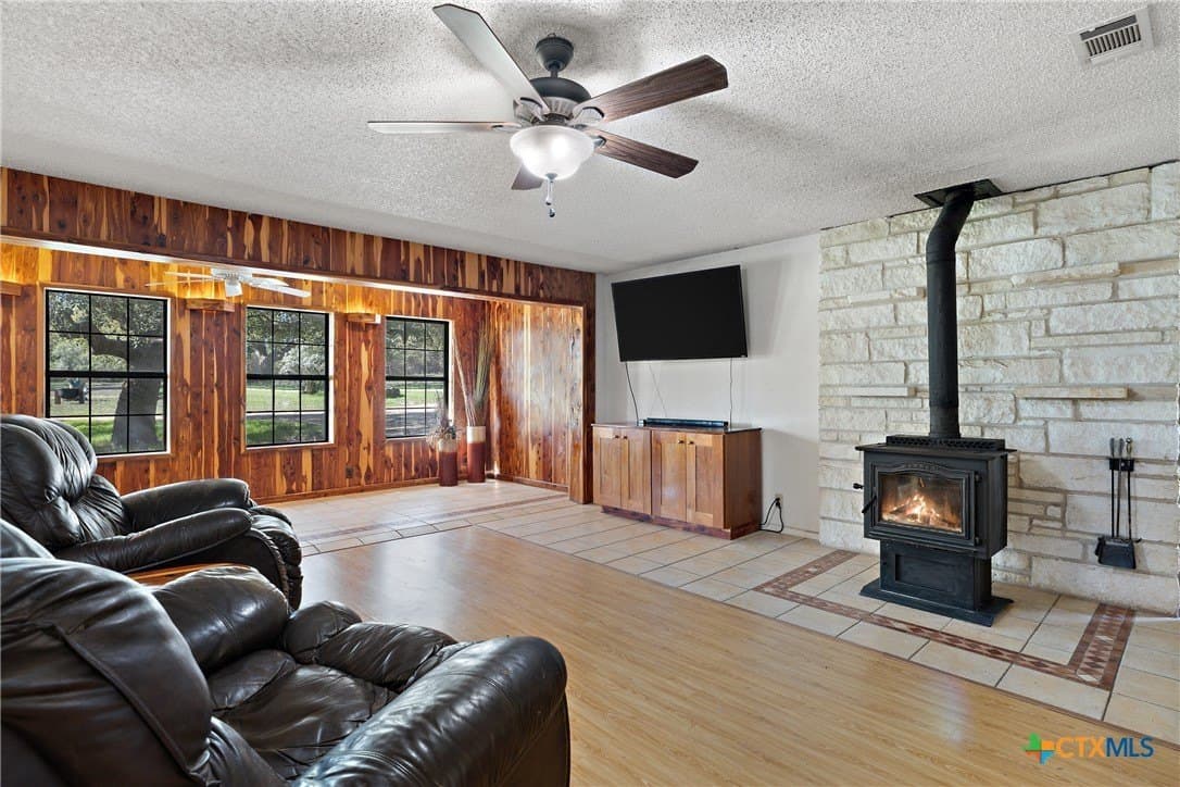 51.7 acres in Hays County - photo 3