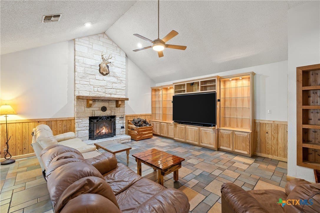 51.7 acres in Hays County - photo 2