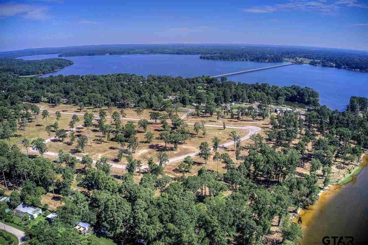 0.85 acres in Henderson County - photo 5