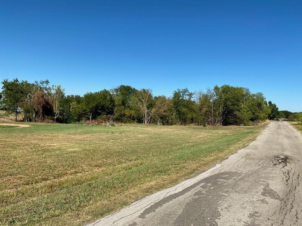 0.61 acres in Navarro County - photo 2
