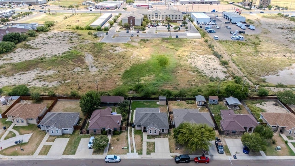 6,050 acres in Maverick County - photo 13