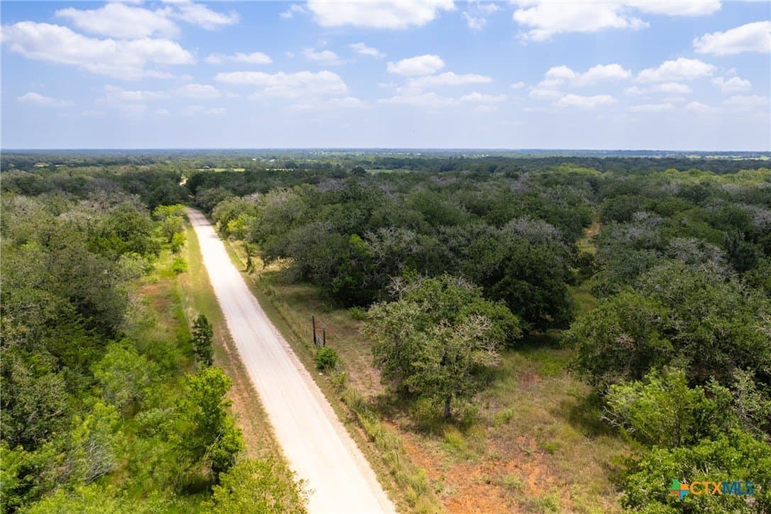 24 acres in Gonzales County - photo 6
