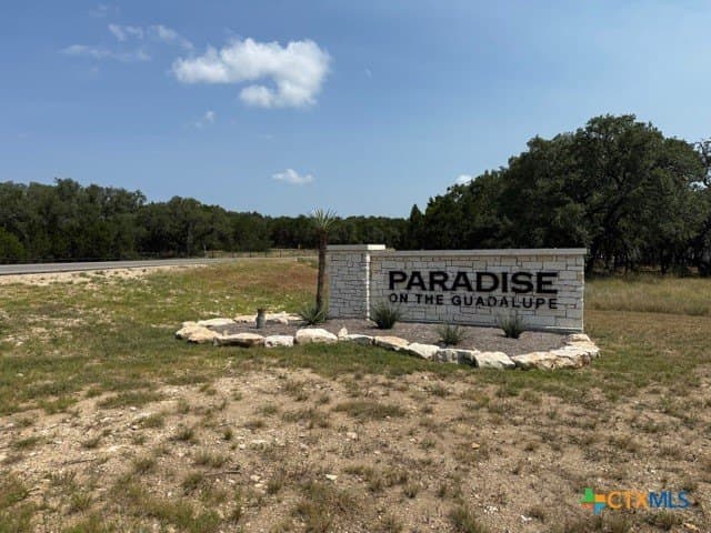 3.81 acres in Comal County - photo 2