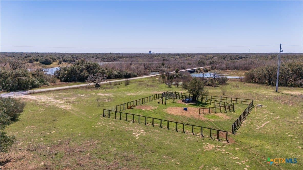 119.72 acres in Goliad County - photo 3