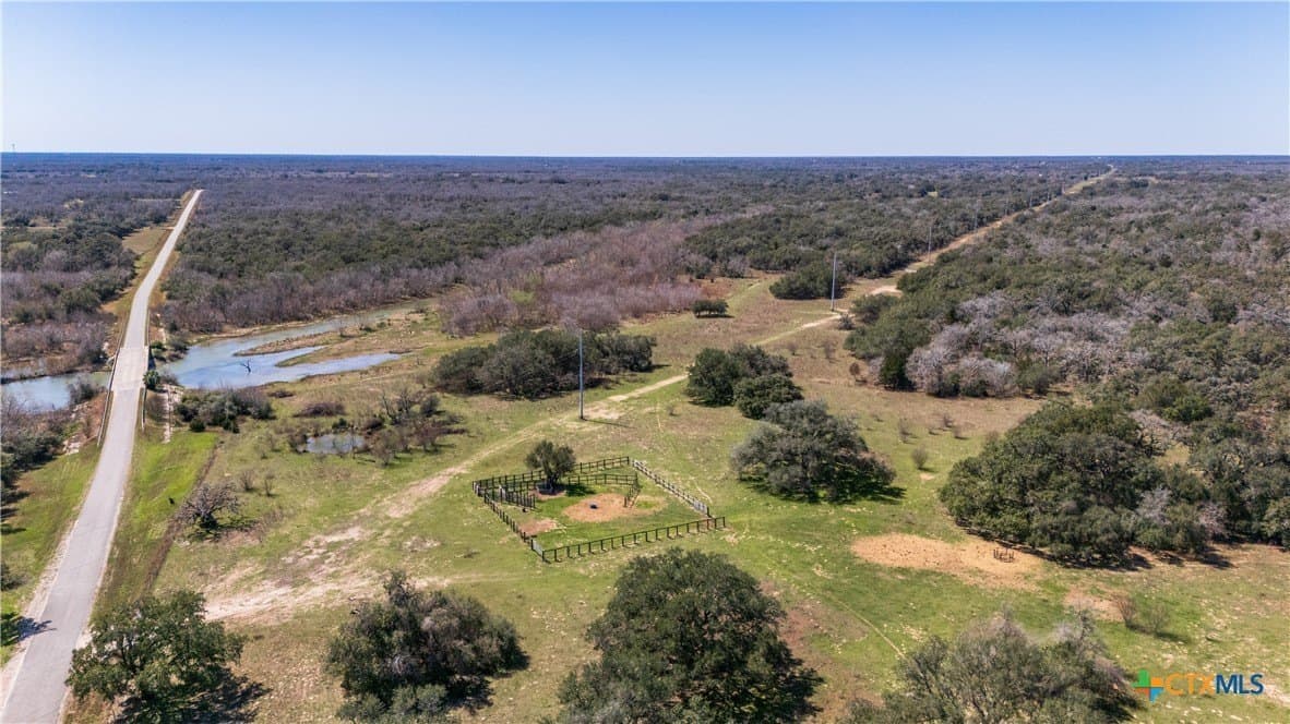 119.72 acres in Goliad County - photo 2