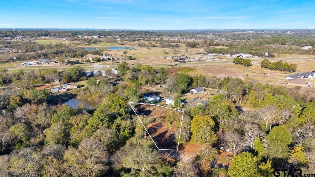 0.65 acres in Smith County - photo 3