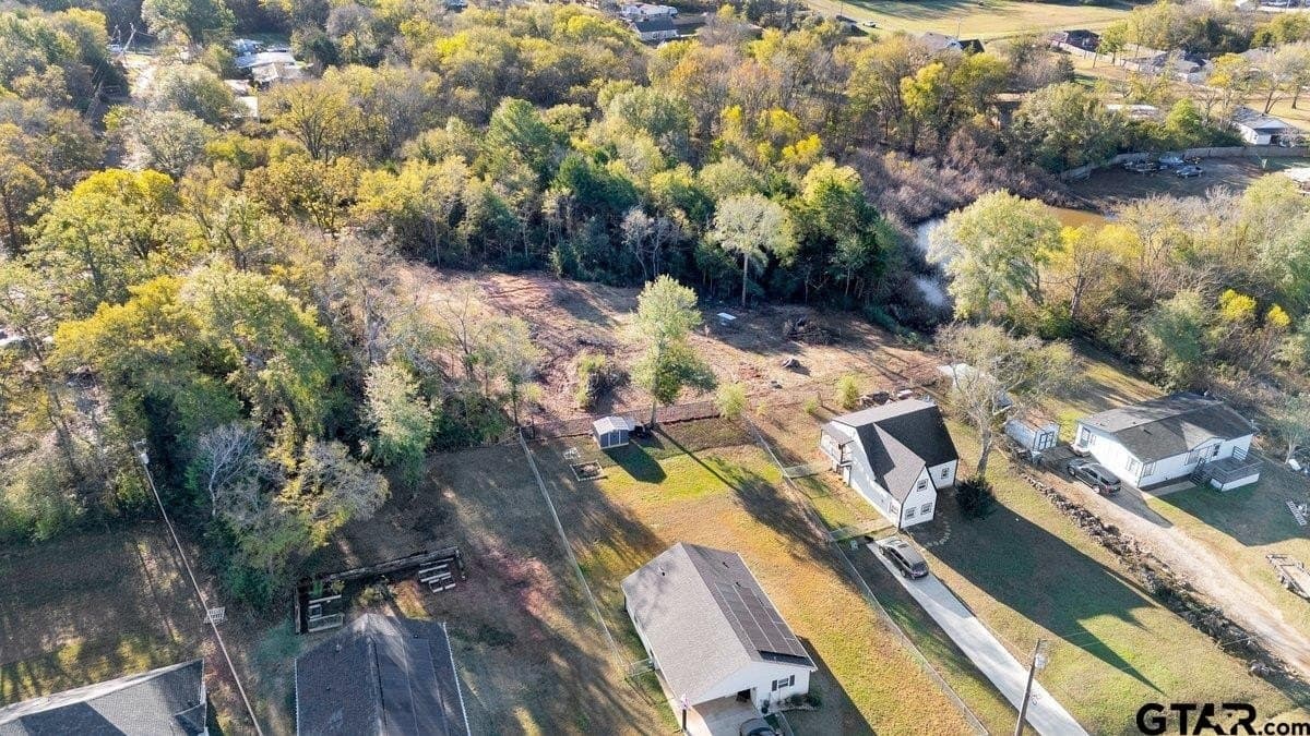 0.65 acres in Smith County - photo 11
