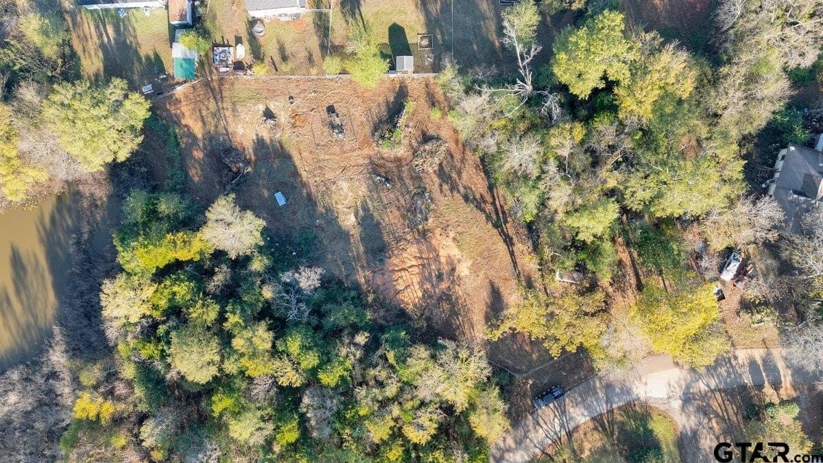 0.65 acres in Smith County - photo 9