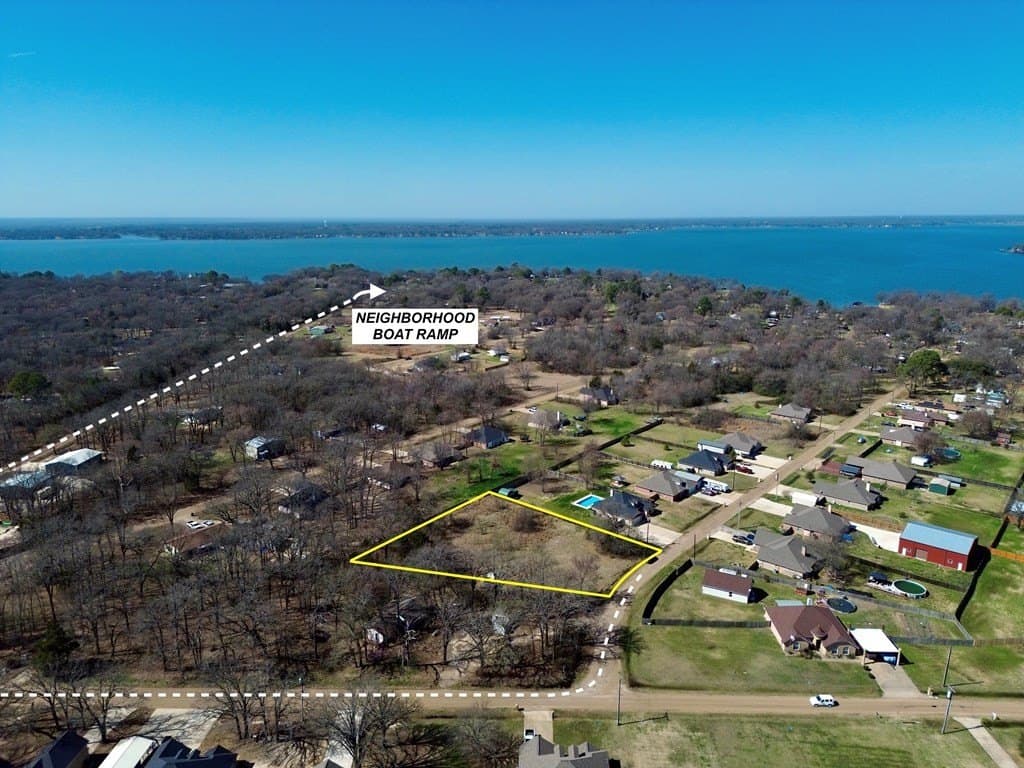 0.69 acres in Henderson County - photo 3