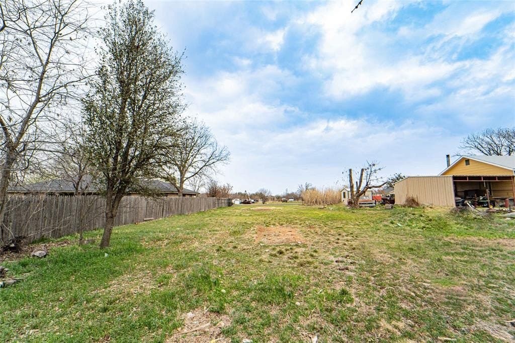 0.26 acres in Stephens County - photo 6