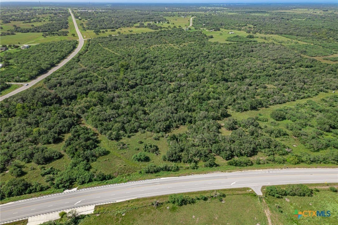 157.31 acres in DeWitt County - photo 2