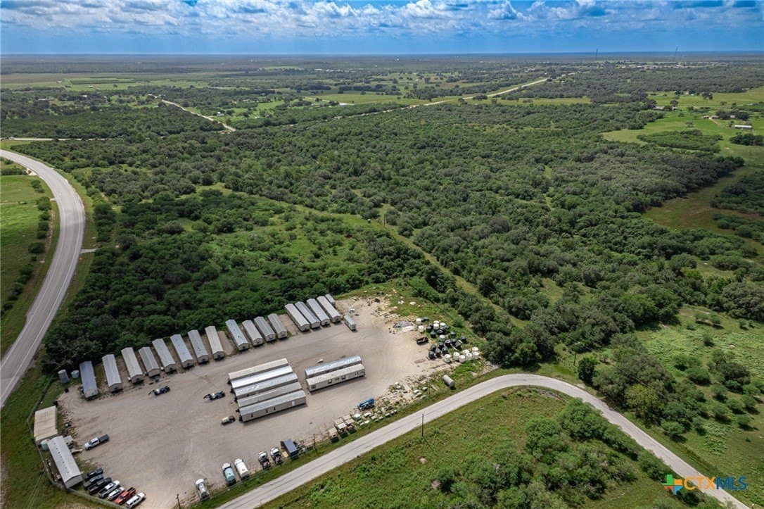 157.31 acres in DeWitt County - photo 8