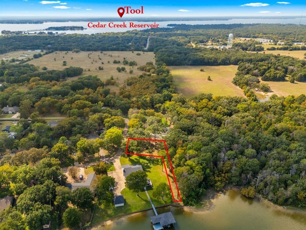 0.38 acres in Henderson County - photo 16
