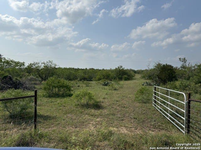 11.5 acres in Gonzales County - photo 2