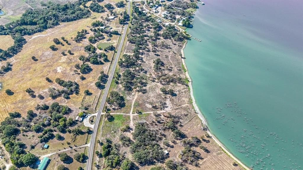 1.05 acres in Navarro County - photo 11