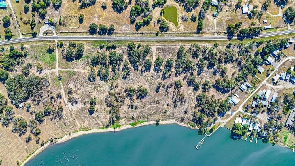 1.05 acres in Navarro County - photo 14
