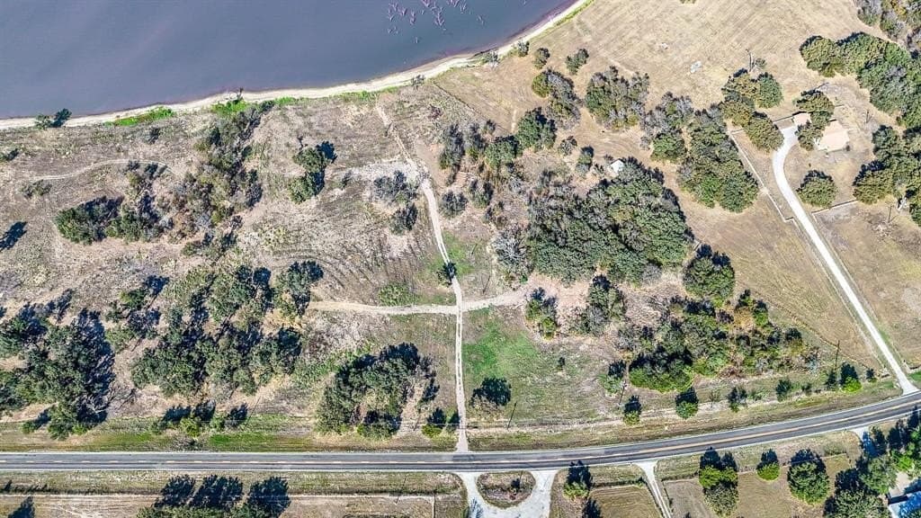 1.05 acres in Navarro County - photo 10