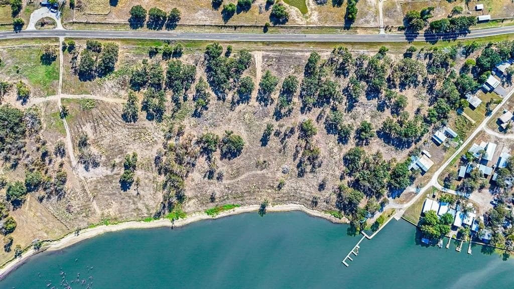 1.05 acres in Navarro County - photo 13