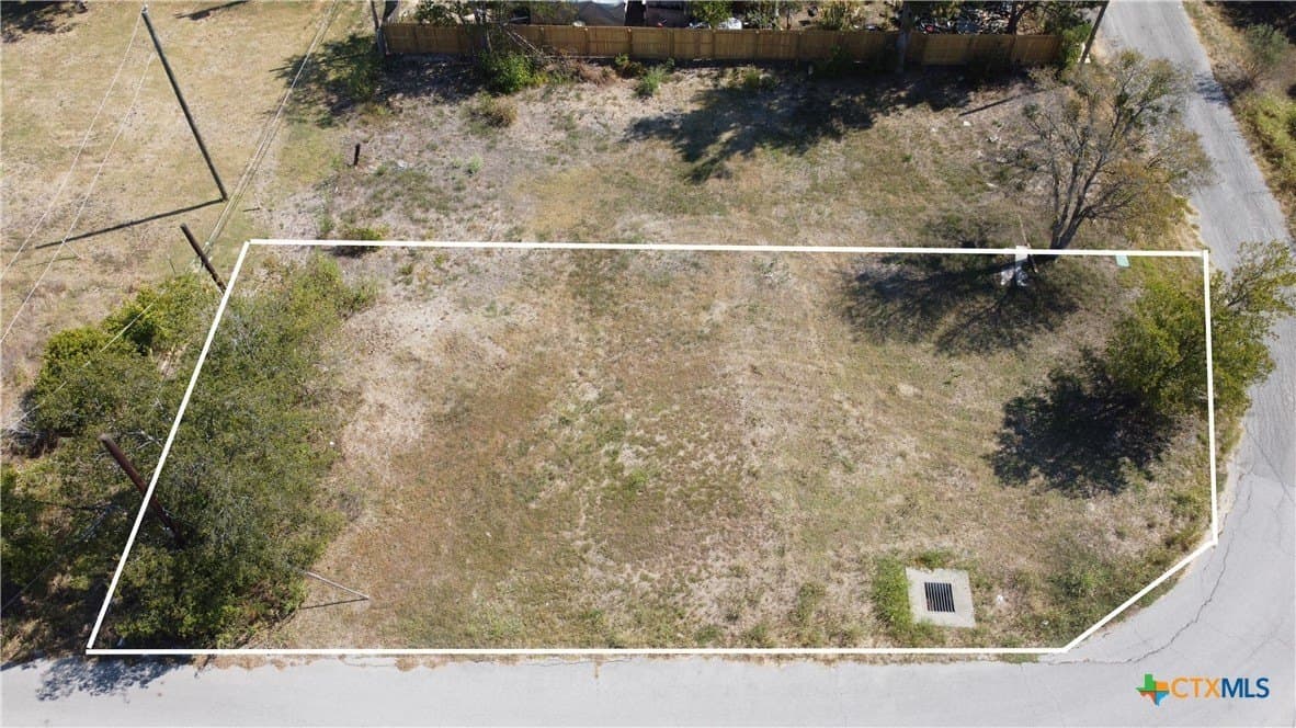 1018 W 1st Street lot: 9
