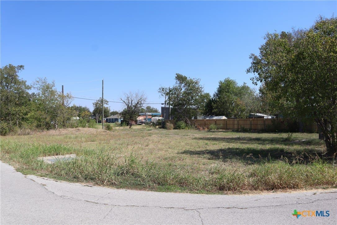 0.09 acres in Williamson County - photo 16