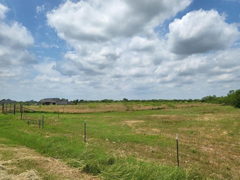 4.05 acres in Navarro County - photo 2