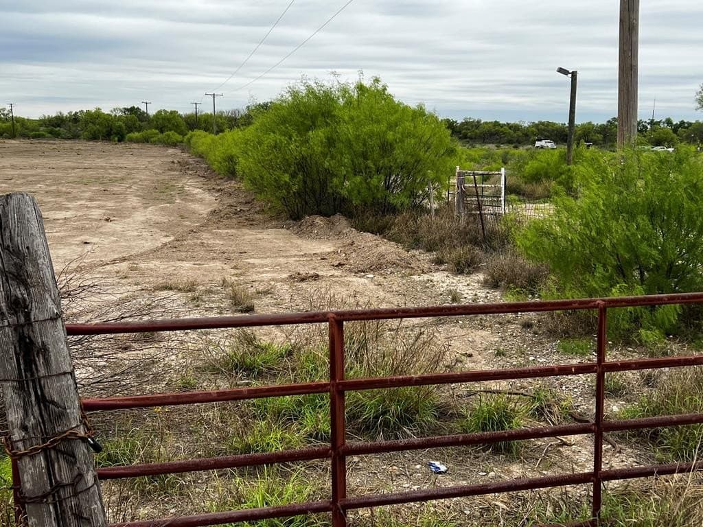 8.53 acres in Maverick County - photo 19