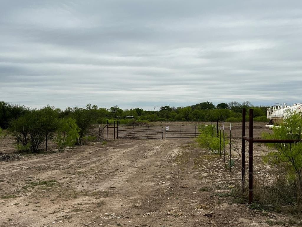 8.53 acres in Maverick County - photo 16