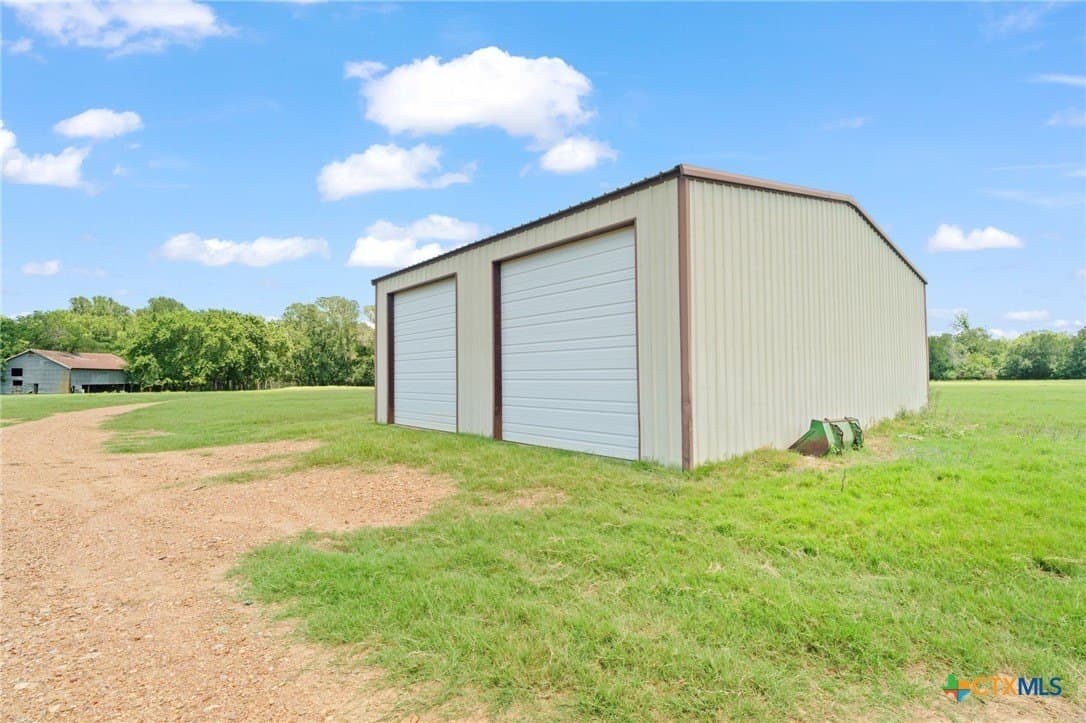176.29 acres in Bastrop County - photo 5